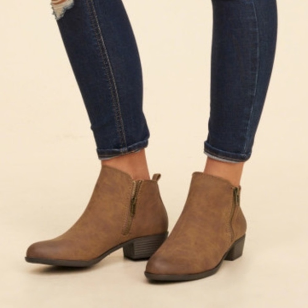 Madden Girl Boleroo cognac ankle boots size 7